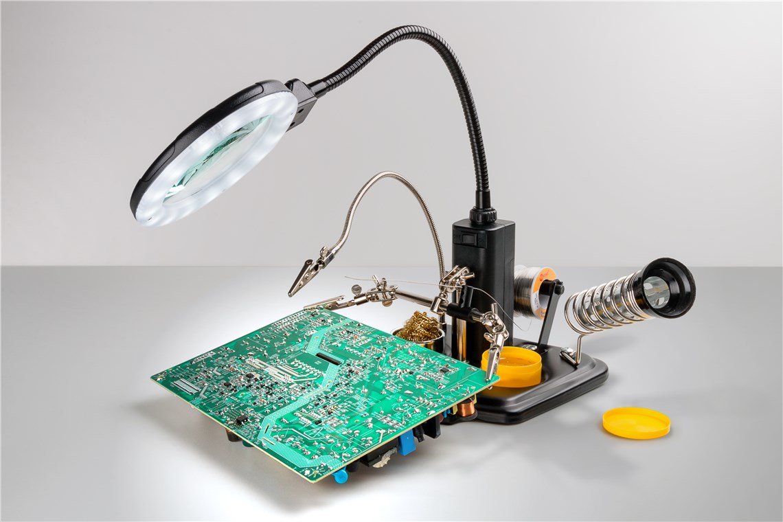 Base Para Soldar Con Lámpara Led: Fixpoint