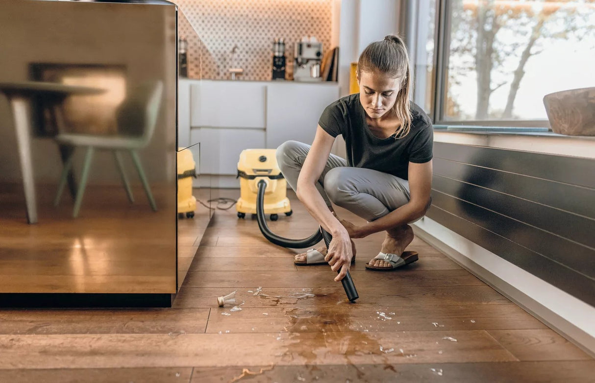 EAN 4054278655659 - Kärcher WD 2 Plus V-12/4/18 12 L Aspiradora de tambor Seca y húmeda 1000 W Bolsa para el polvo imagen 8