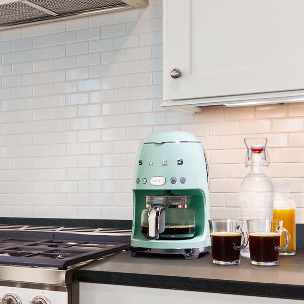 Cafetera De Goteo Smeg Dcf02pgeu Verde