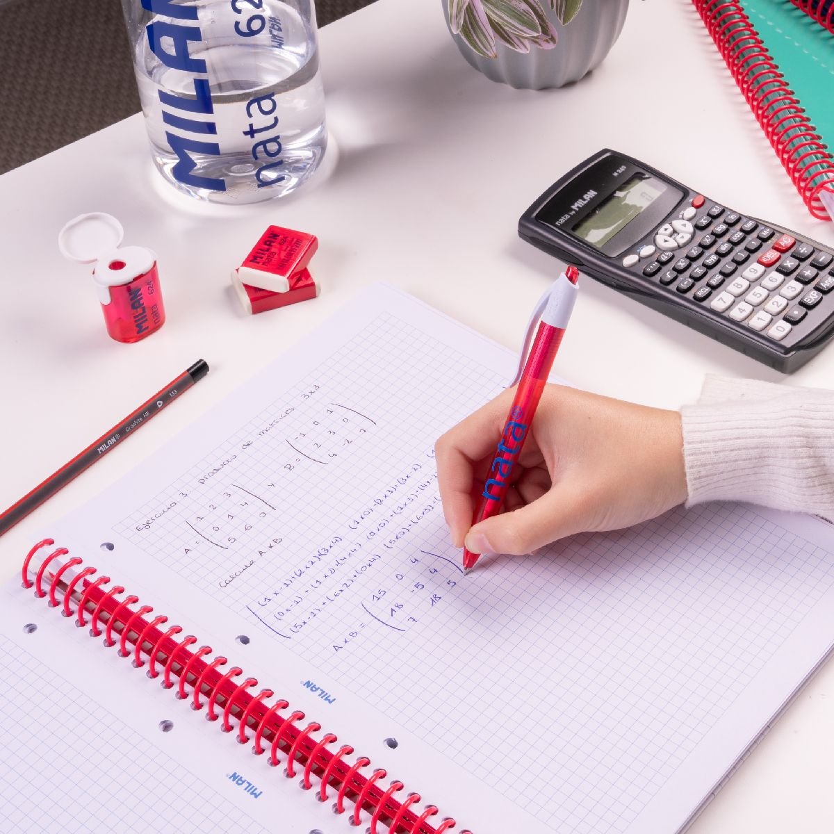 EAN 8411574109822 - Milan 57043E80P cuaderno y block A4 80 hojas Rosa, Blanco imagen 3