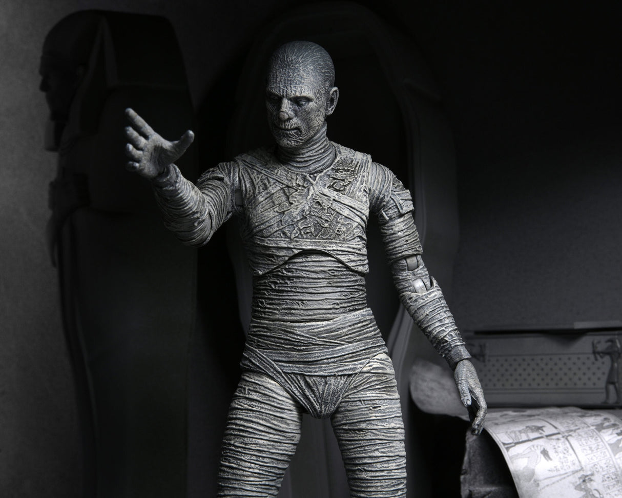 Figura Ultimate Mummy Black And White Universal Monsters 18cm