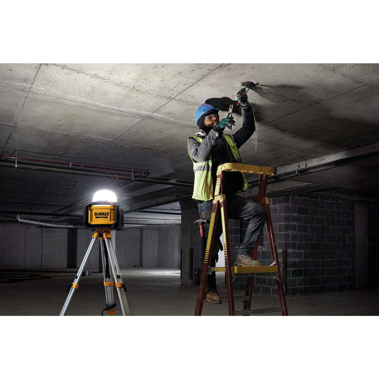 EAN 5035048706169 - DeWALT DCL074-XJ luz de trabajo imagen 6
