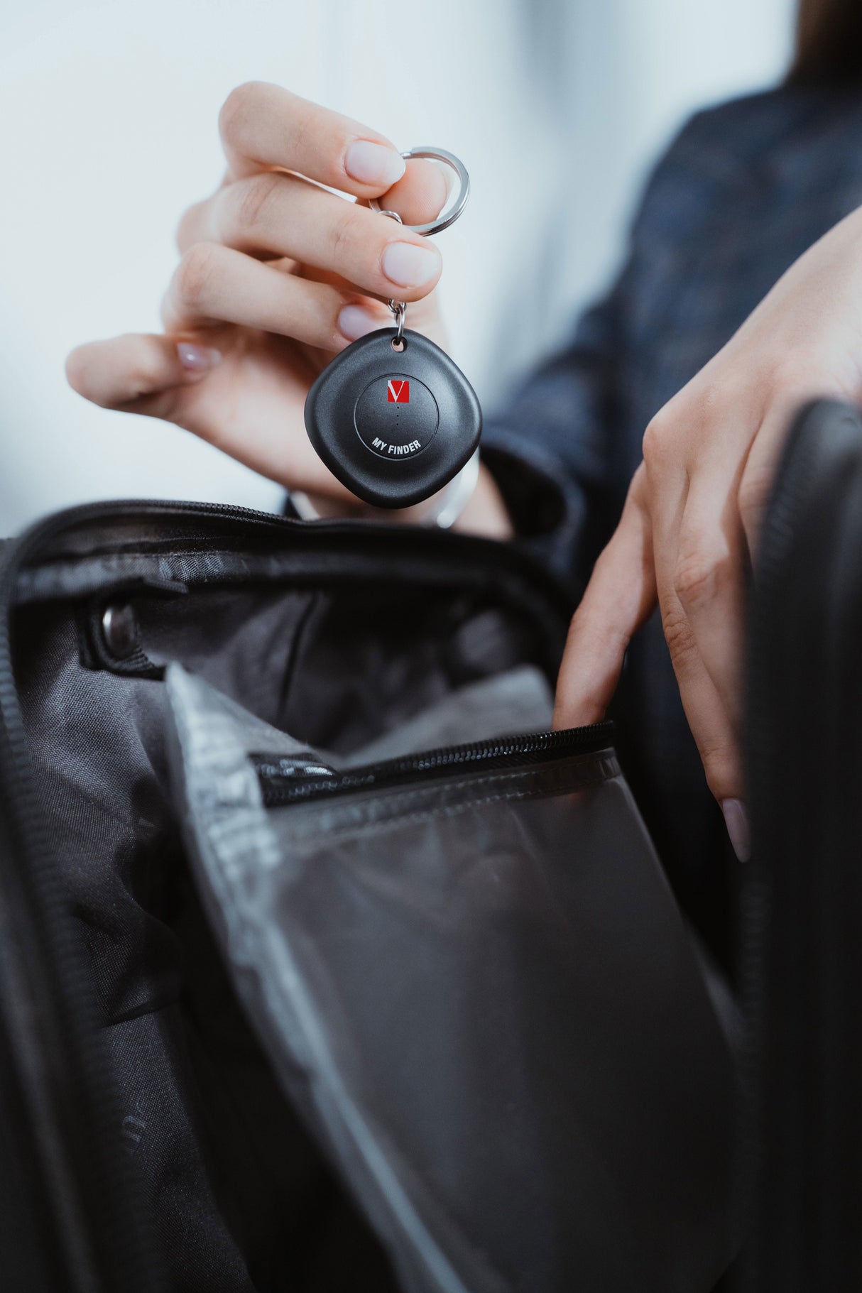 Localizador Verbatim My Finder Bluetooth Tracker Myf-02 Compatible Con Apple Incluye Llavero Y Pila Negro Y Blanco Pack De 2