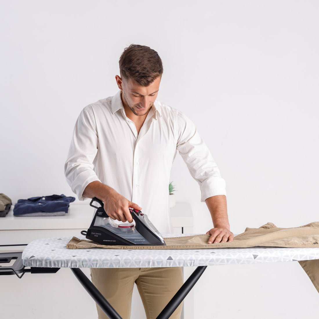 EAN 8414234187871 - Taurus Geyser Eco Easy 2800 Plancha vapor-seco Suela de cerámica 2800 W Negro imagen 12