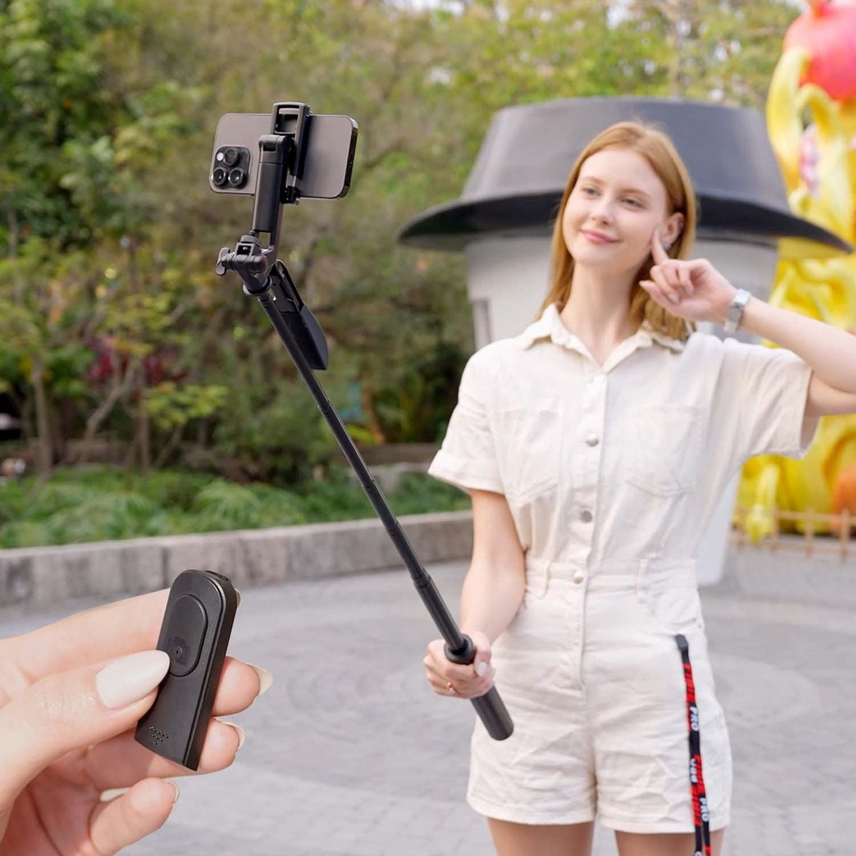 Aisens Palo Tripode Para Selfie Con Mando A Distancia Bluetooth 3 En 1, Negro