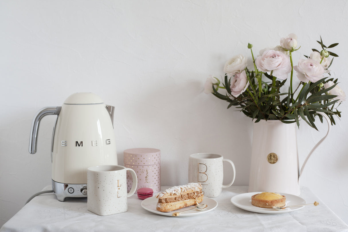 EAN 8017709231378 - Smeg KLF04CREU tetera eléctrica 1,7 L 2400 W Crema de color imagen 23