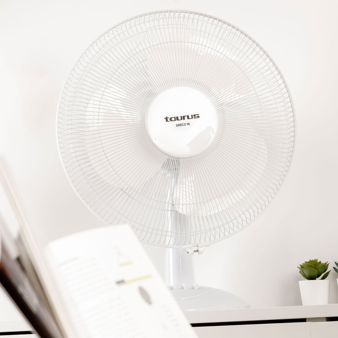 Pae Ventilador Sobremesa Taurus Greco 16 40cm 45w 3vel Regulable Manual 944681000