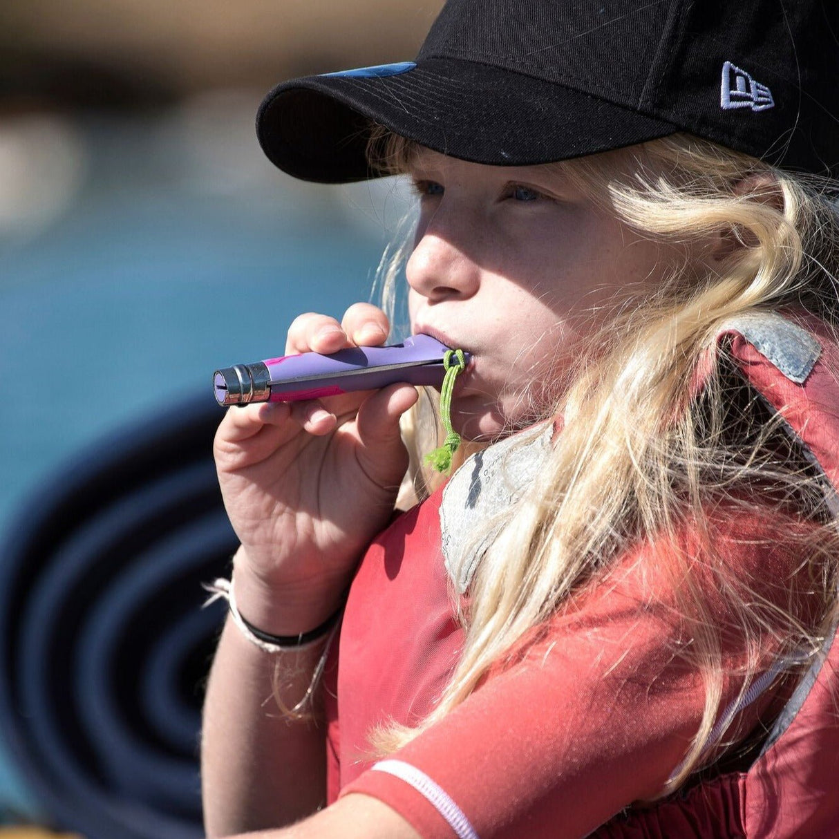 Opinel Navaja Outdoor Junior Azul Nº07 Con Silbato Hasta 100 Db, Hoja De 7,5 Cm Robusta, Punta Ligeramente Redondeada,