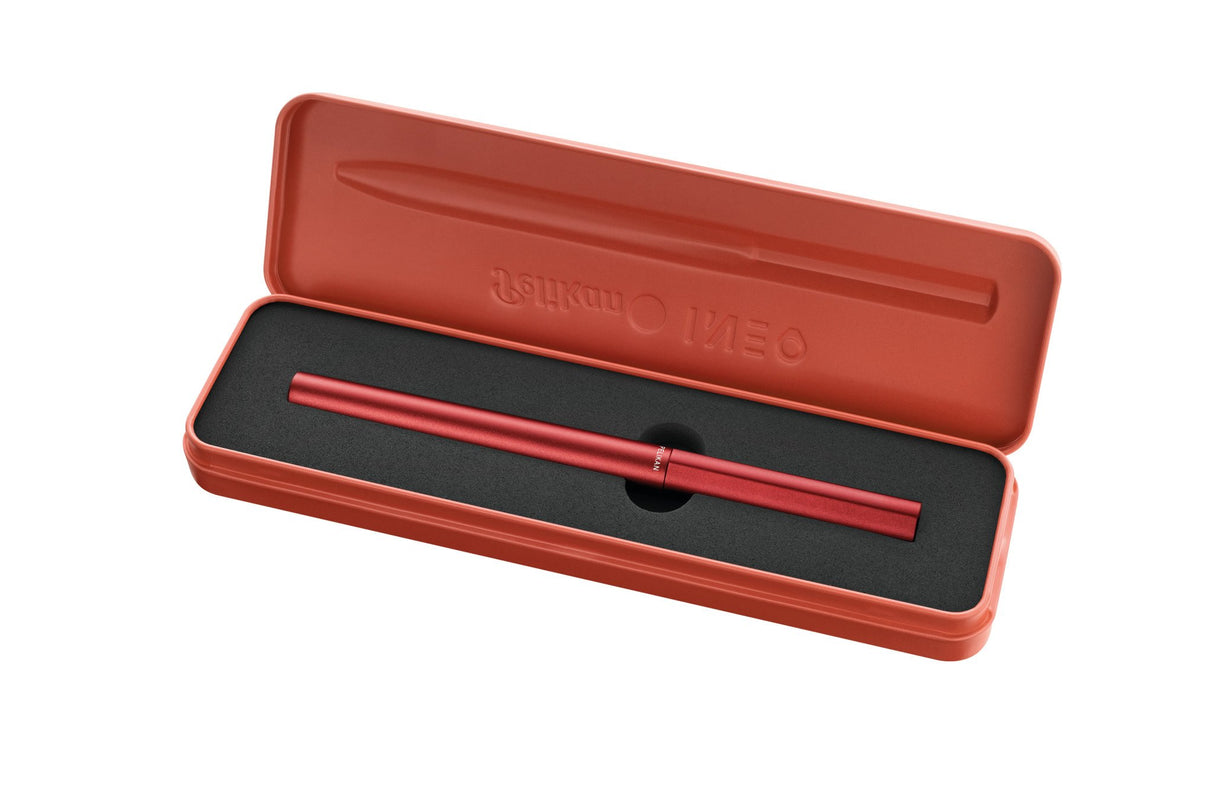 EAN 4012700823687 - Pelikan 823685 pluma estilográfica Sistema de carga por cartucho Rojo 1 pieza(s) imagen 1
