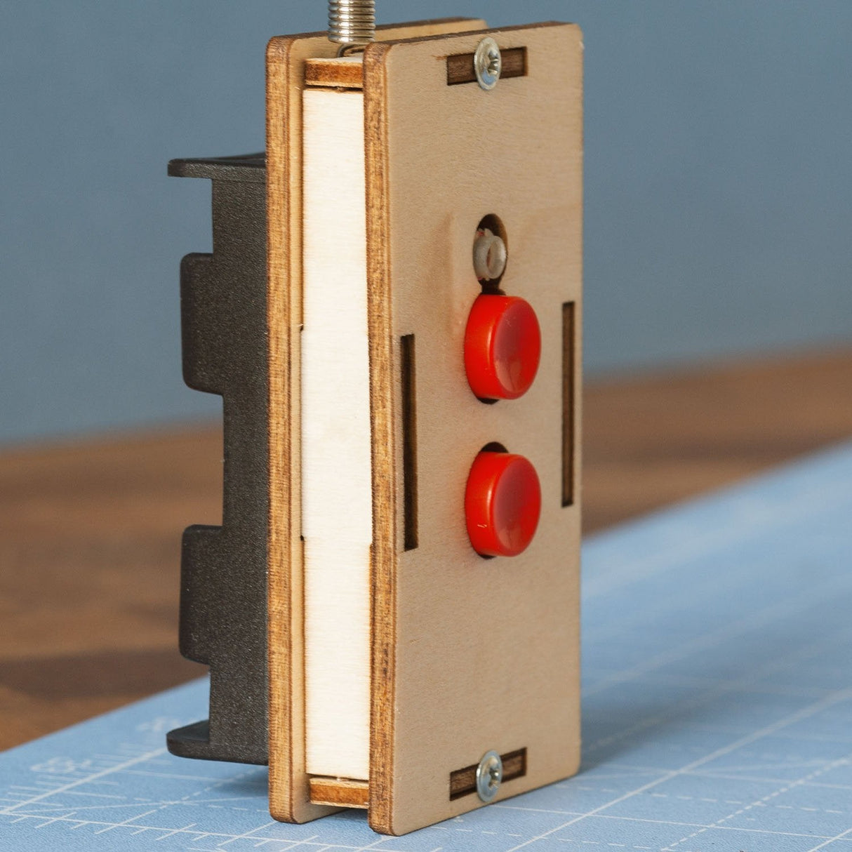 Thumbsup! Construye Tu Propio Coche De Carreras Con Control Remoto