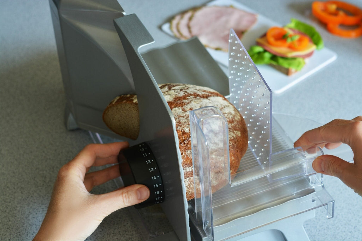 EAN 5901750503450 - Blaupunkt FMS501 rebanadora Eléctrico 160 W Negro, Acero inoxidable, Transparente Aluminio imagen 4