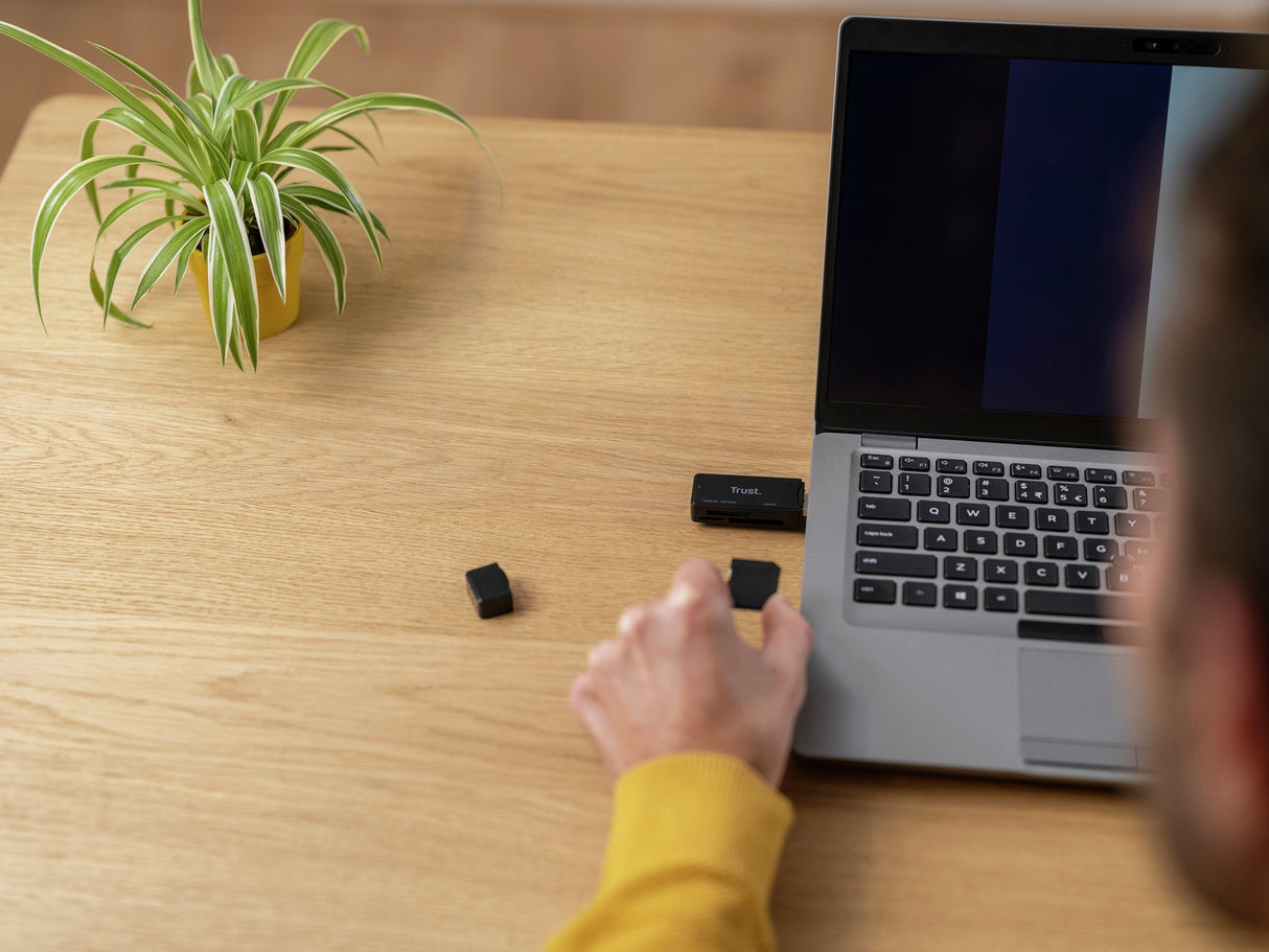 Lector De Tarjetas Externo Trust Nanga 21935 Usb 3.1