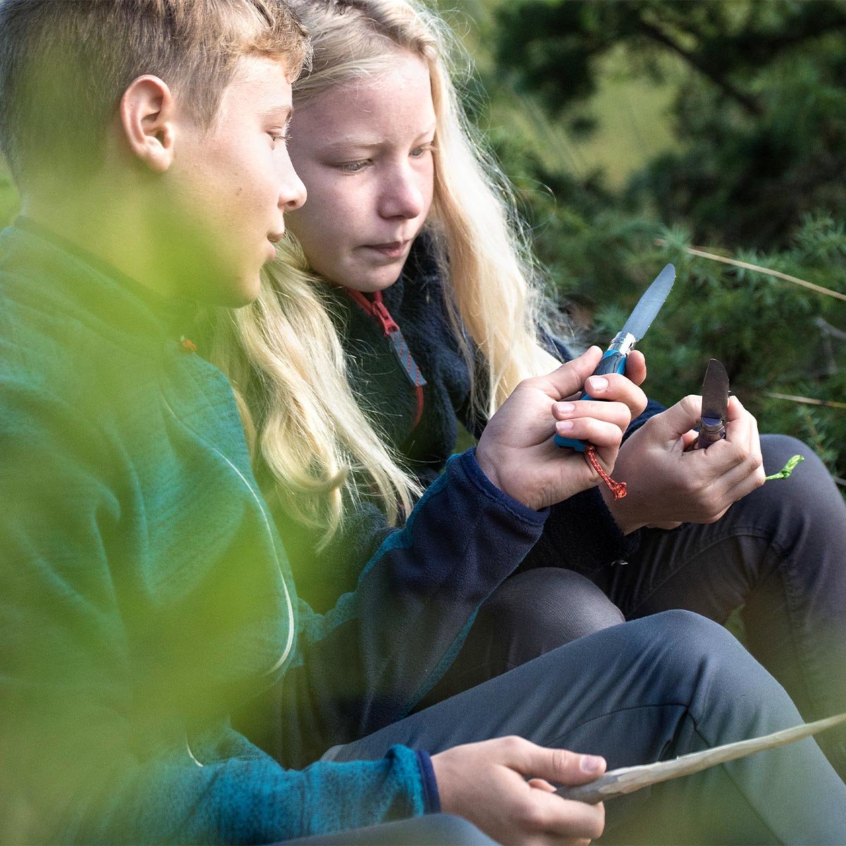 Opinel Navaja Outdoor Junior Azul Nº07 Con Silbato Hasta 100 Db, Hoja De 7,5 Cm Robusta, Punta Ligeramente Redondeada,