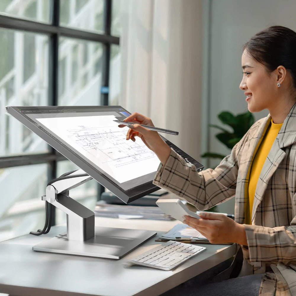 Monitor Alogic Tft 27" Clarity Touch 4k, Webcam, 65w Pd, Fold-Stand