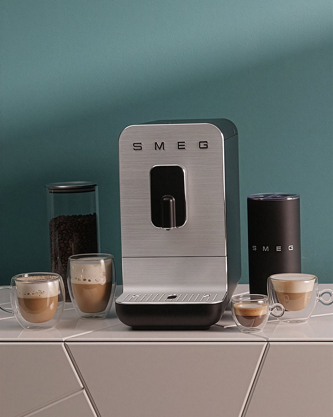 EAN 8017709334734 - Smeg BCC11BLMEU cafetera eléctrica Totalmente automática Máquina espresso 1,4 L imagen 21