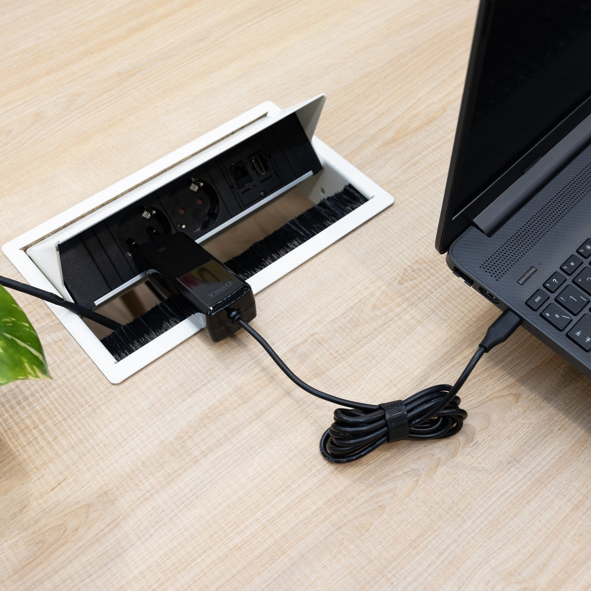 Cargador Portátil Gan Usb-C Pd 90w, Cúbico Negro