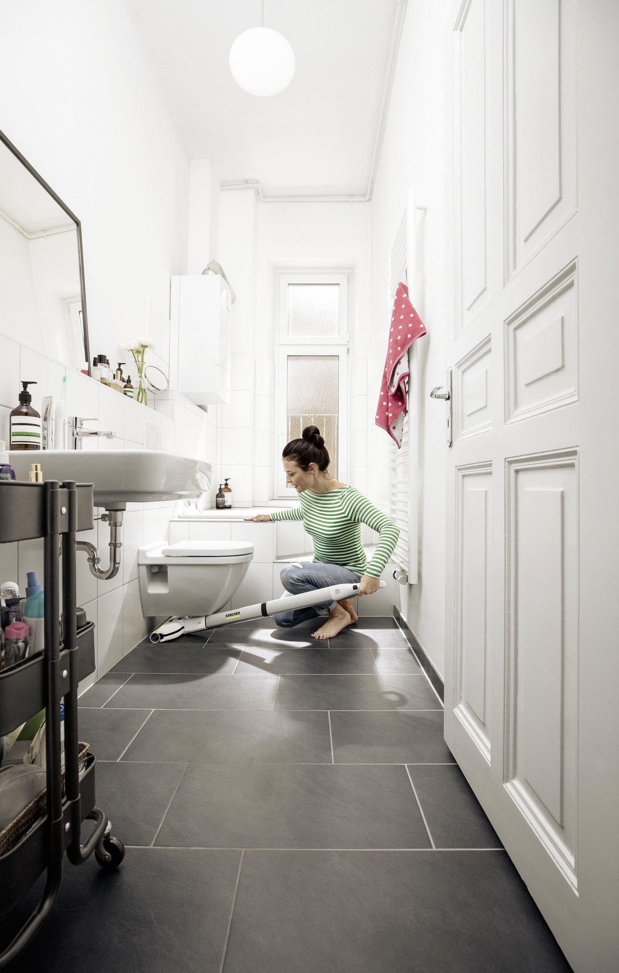 EAN 4054278975153 - Kärcher EWM 2 Aspiradora escoba Batería Húmedo Negro, Blanco, Amarillo 2,5 Ah imagen 4