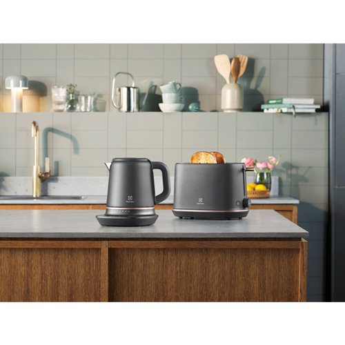 EAN 7332543723935 - Electrolux E7K16BP tetera eléctrica 1,7 L 2400 W Negro, Cobre imagen 5