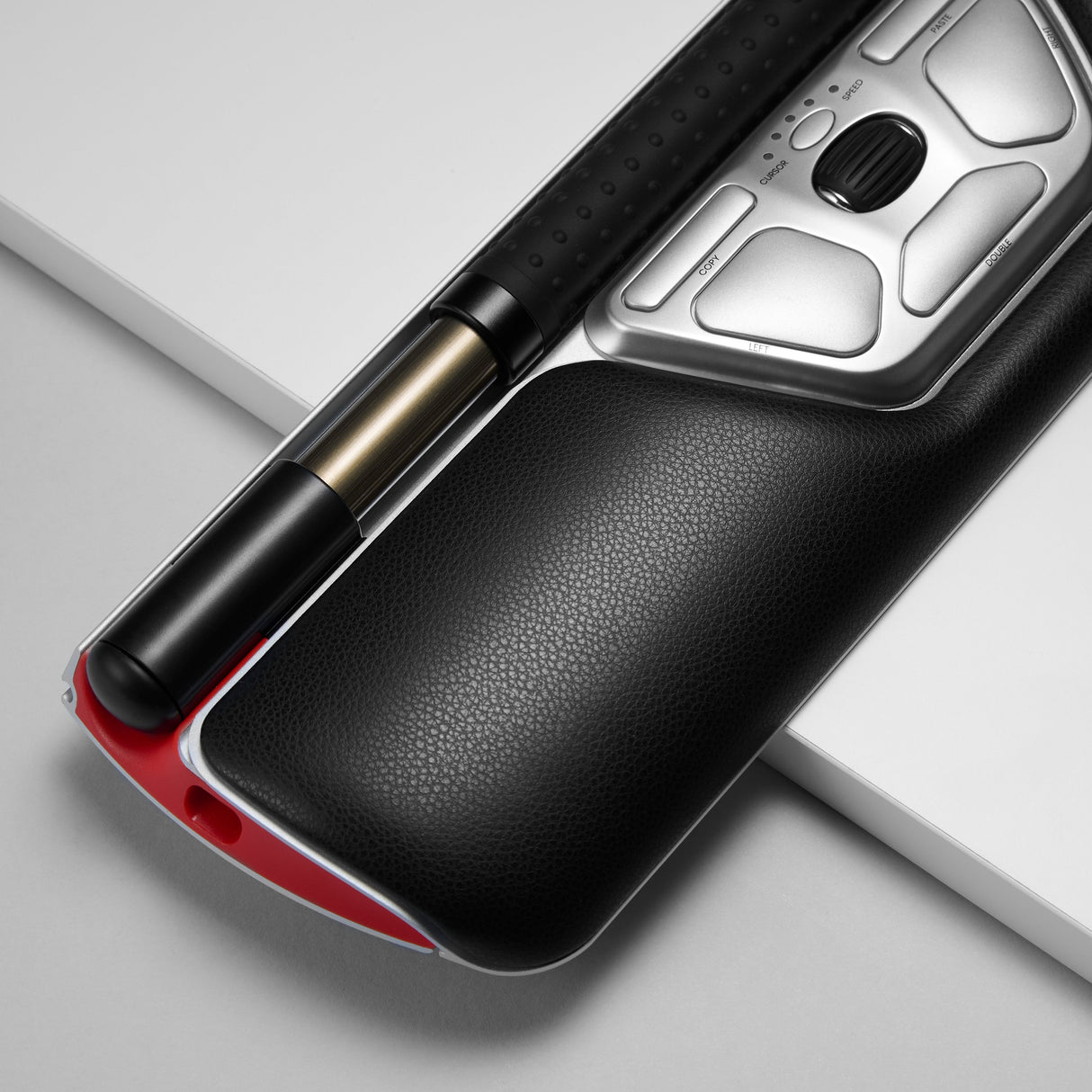 Rollermouse Red, Wired