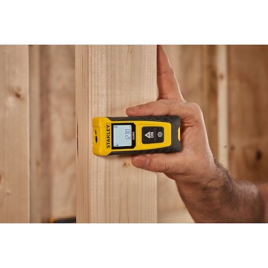 EAN 3253560770655 - Stanley SLM65 Medidor láser de distancias Negro, Amarillo 20 m imagen 19