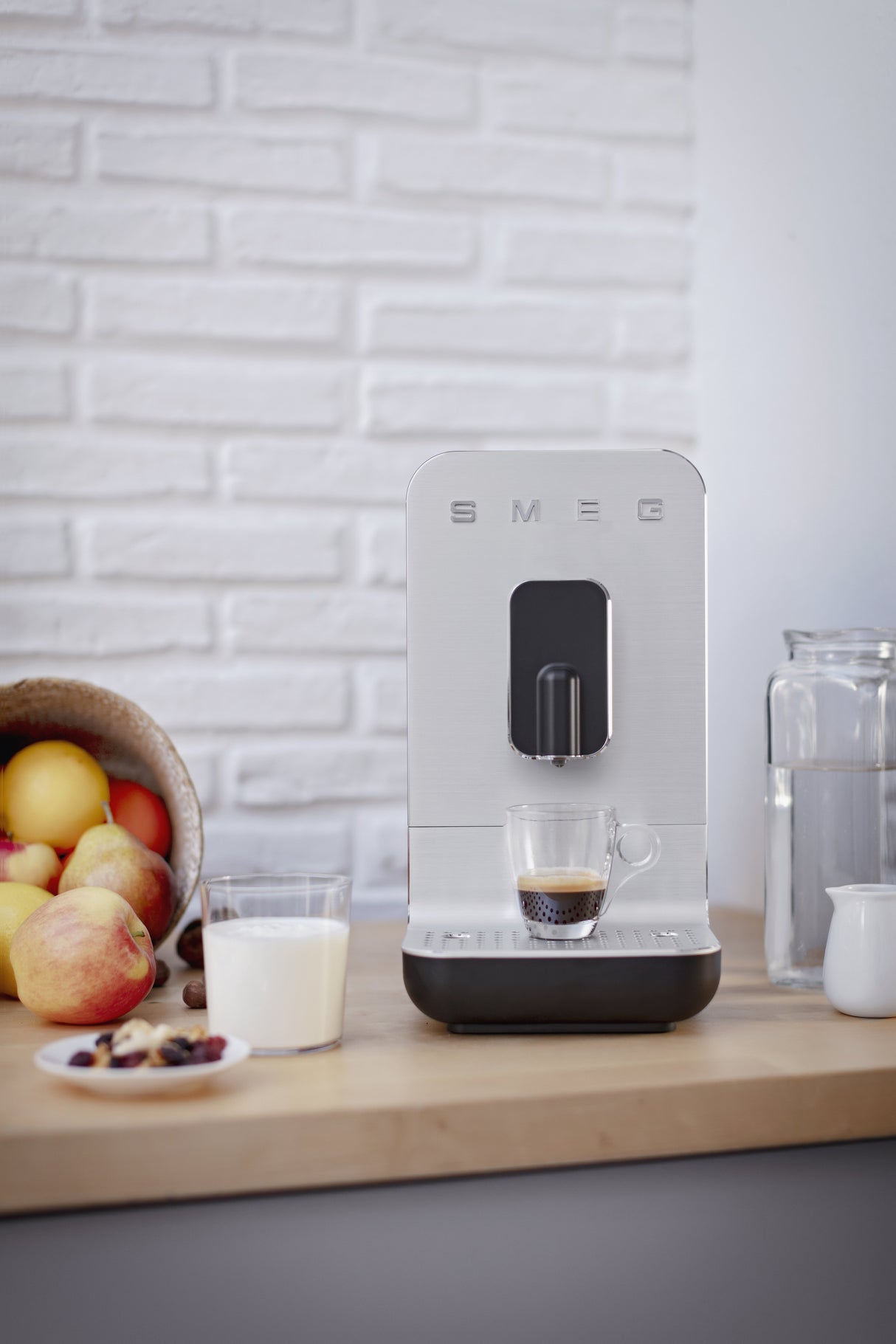EAN 8017709334734 - Smeg BCC11BLMEU cafetera eléctrica Totalmente automática Máquina espresso 1,4 L imagen 30