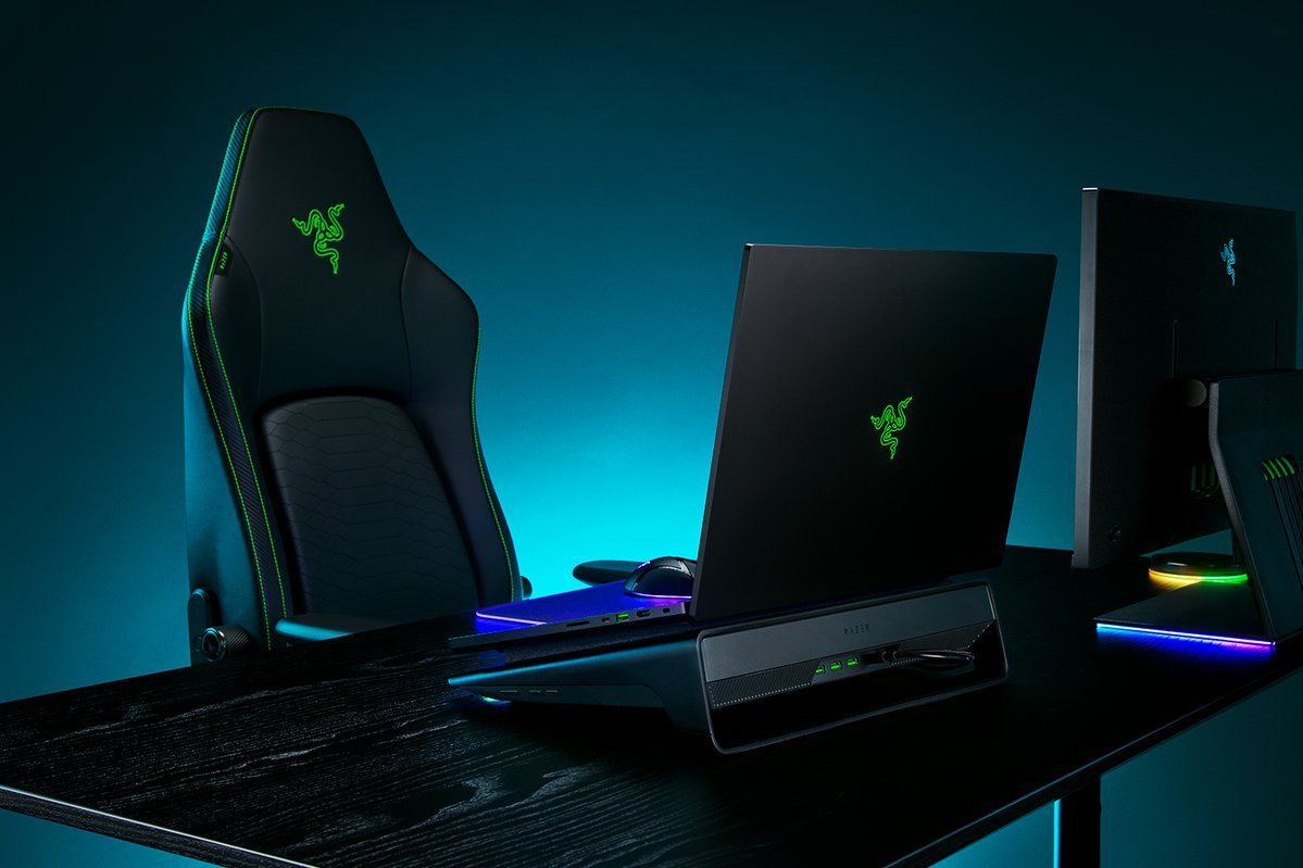 Razer Cooling Pad Rgb Inteligente De 14 A 18" Rc21-02300100-R3gw