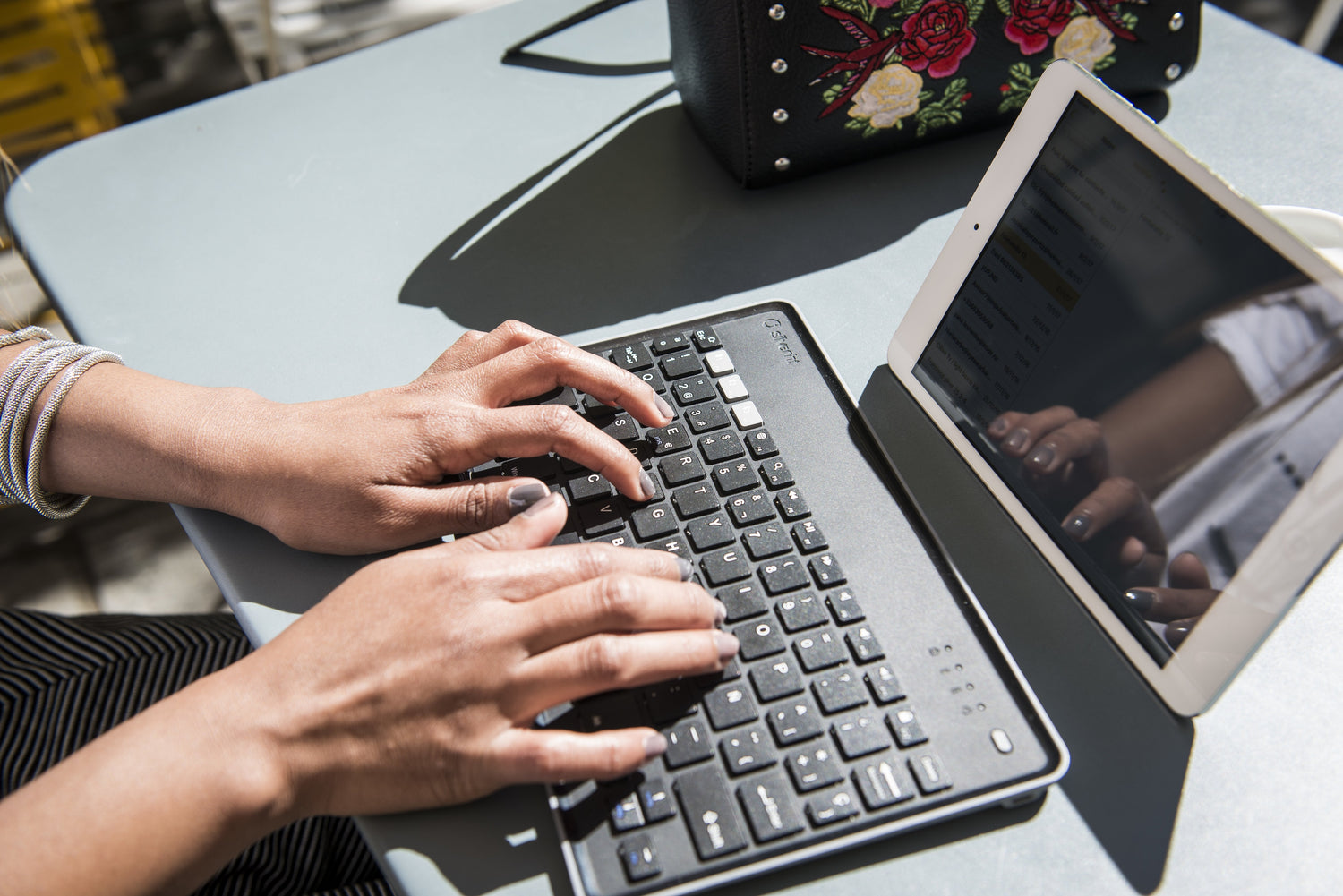 Teclado Inalambrico Kb Silver Ht Gris Oscuro
