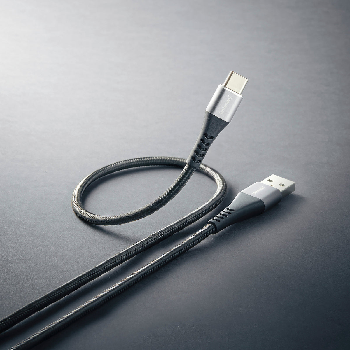 EAN 4034303038862 - Intenso CHARGING/DATA CABLE MODEL A60C / 2 METER / BLACK cable USB 2 m USB A USB C Negro imagen 4