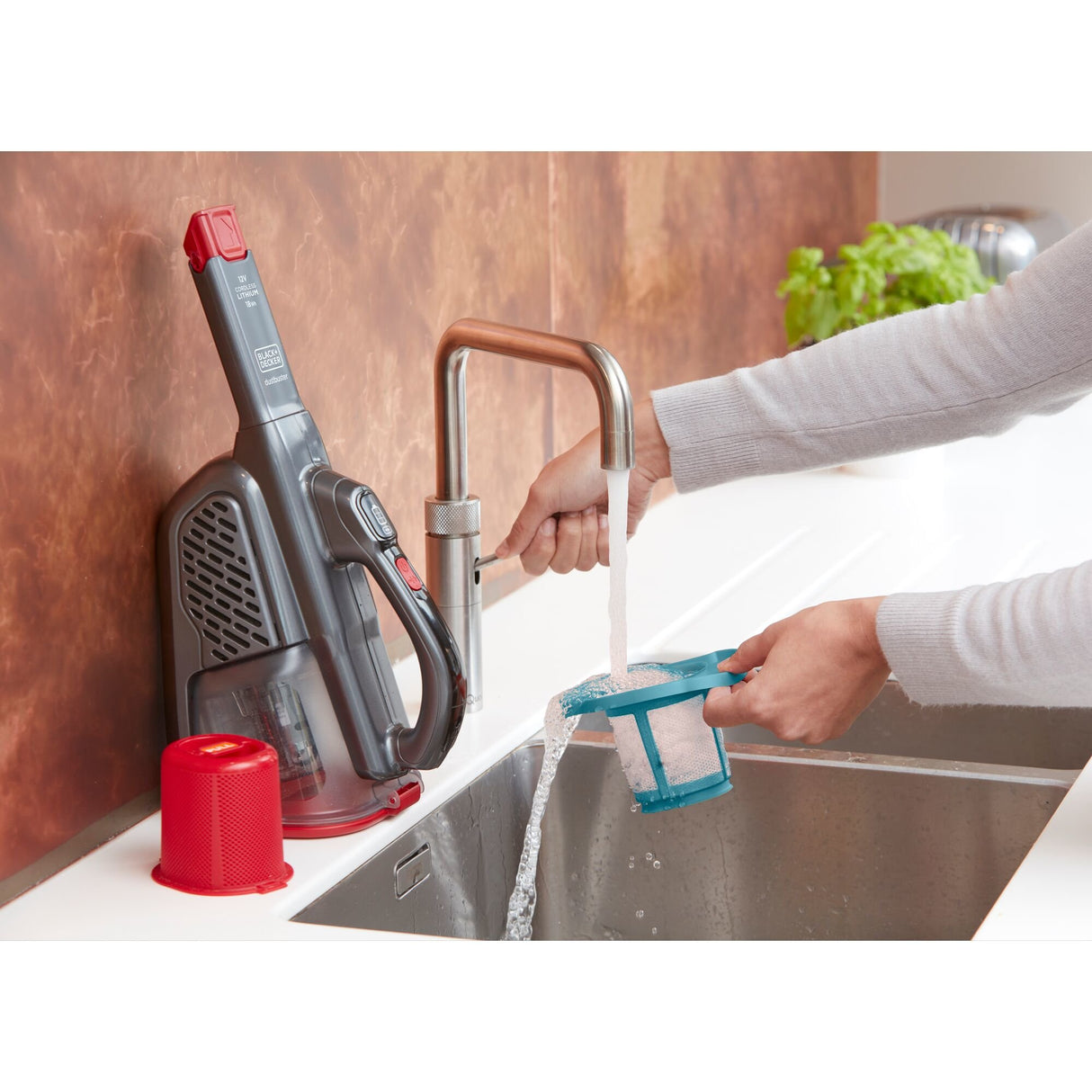 EAN 5035048712641 - Black & Decker BHHV315J-QW aspiradora de mano Negro, Rojo Sin bolsa imagen 23