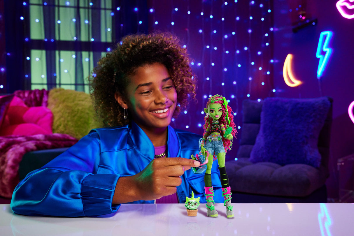 EAN 0194735183333 - Monster High HRP81 muñeca imagen 2