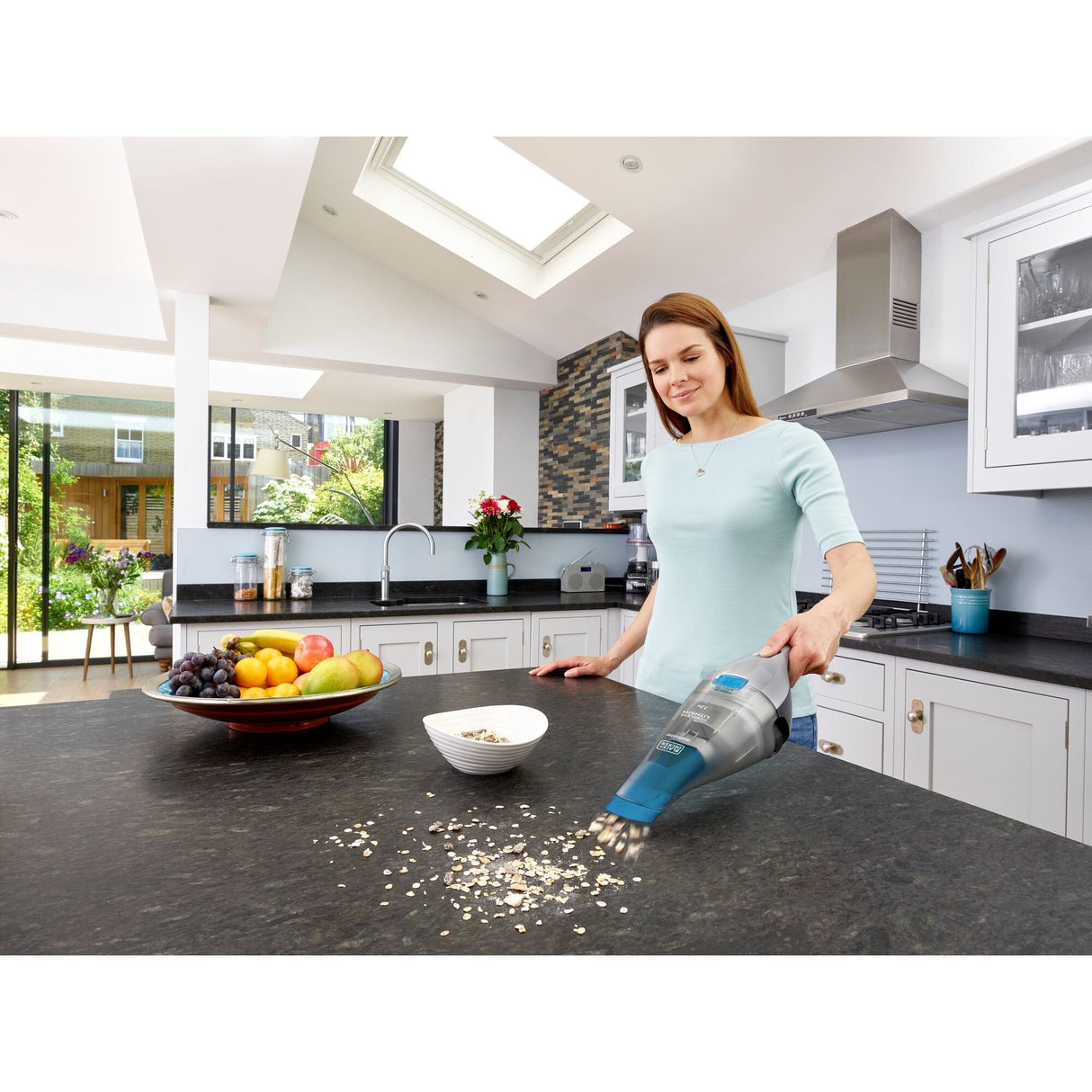 EAN 5035048698082 - Black & Decker NVC215WA-QW aspiradora de mano Azul, Plata Sin bolsa imagen 5