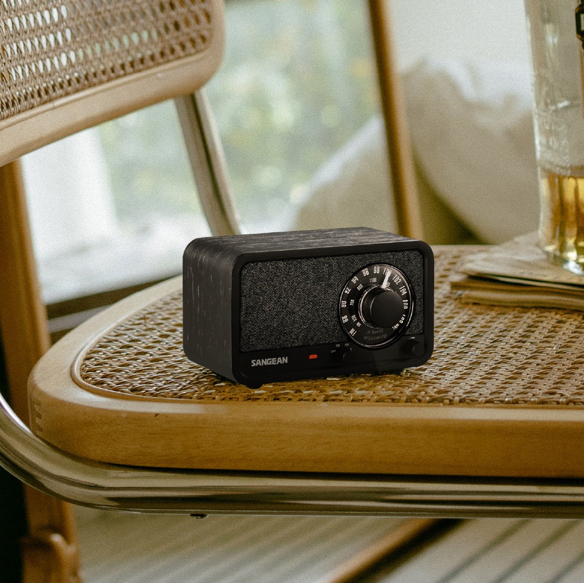 Sangean Wr-8 Roble De Medianoche Radio Analógica De Madera Con Am Fm Bluetooth