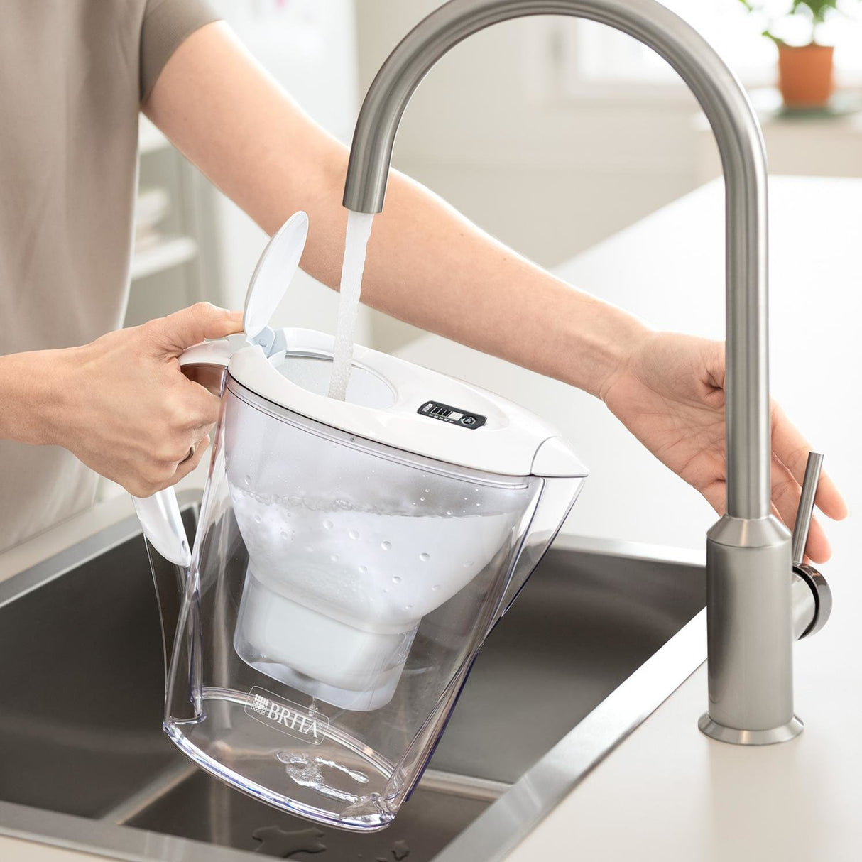 EAN 4006387130923 - Brita Marella Filtro de agua para jarra 2,4 L Transparente, Blanco imagen 6