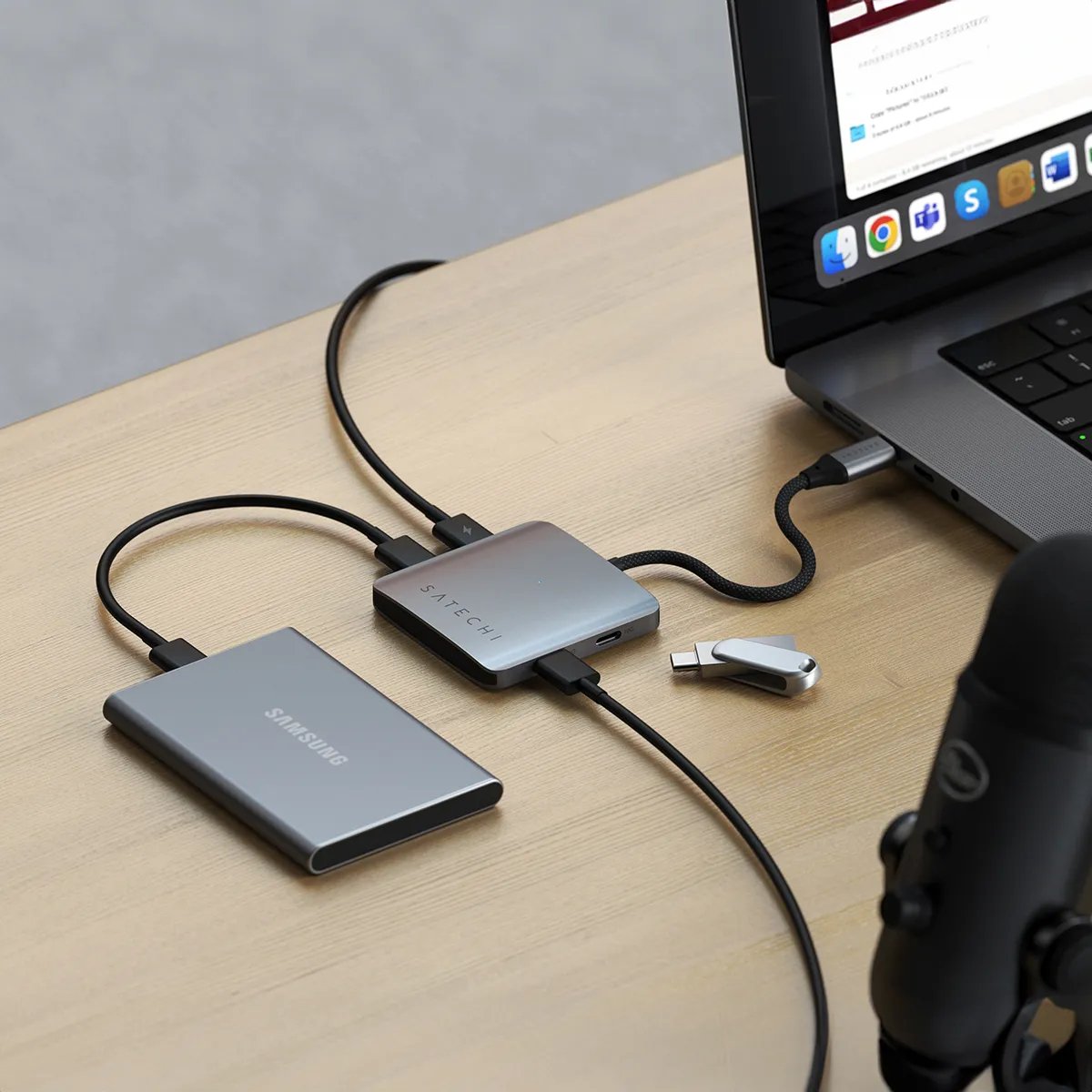 EAN 810086361328 - Satechi ST-H4CPDM hub de interfaz USB Tipo C 10000 Mbit/s Gris imagen 9