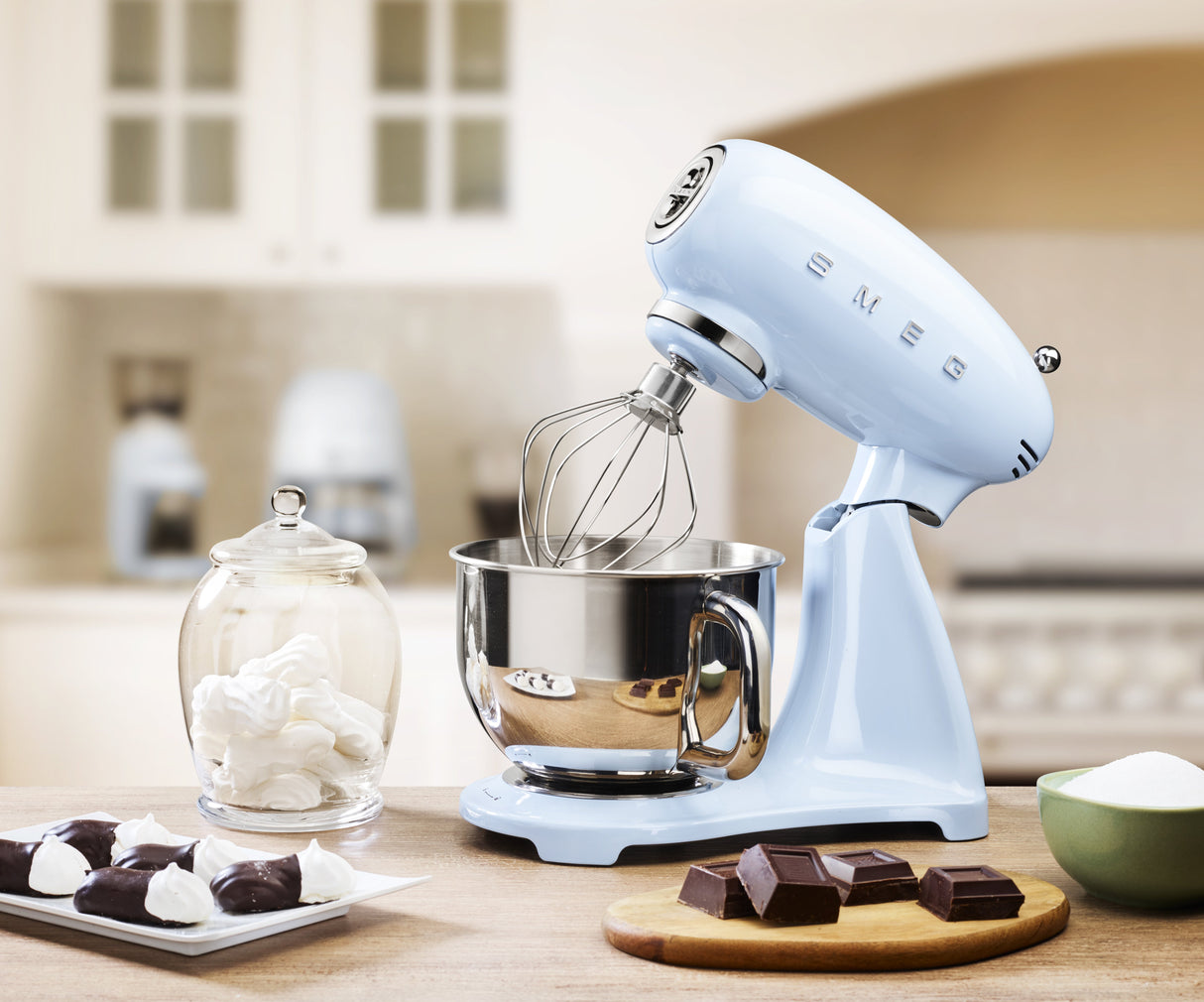 EAN 8017709311902 - Smeg SMF03PBEU batidora Batidora de varillas 800 W Azul imagen 7