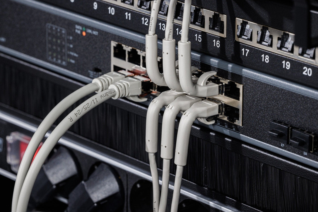 Cable De Conexión En Ángulo Cat 6a F-Ftp, Ku,Tpe-Lszh Awg 32/7, Longitud 0,5 M, Gris, 10 Unidades.