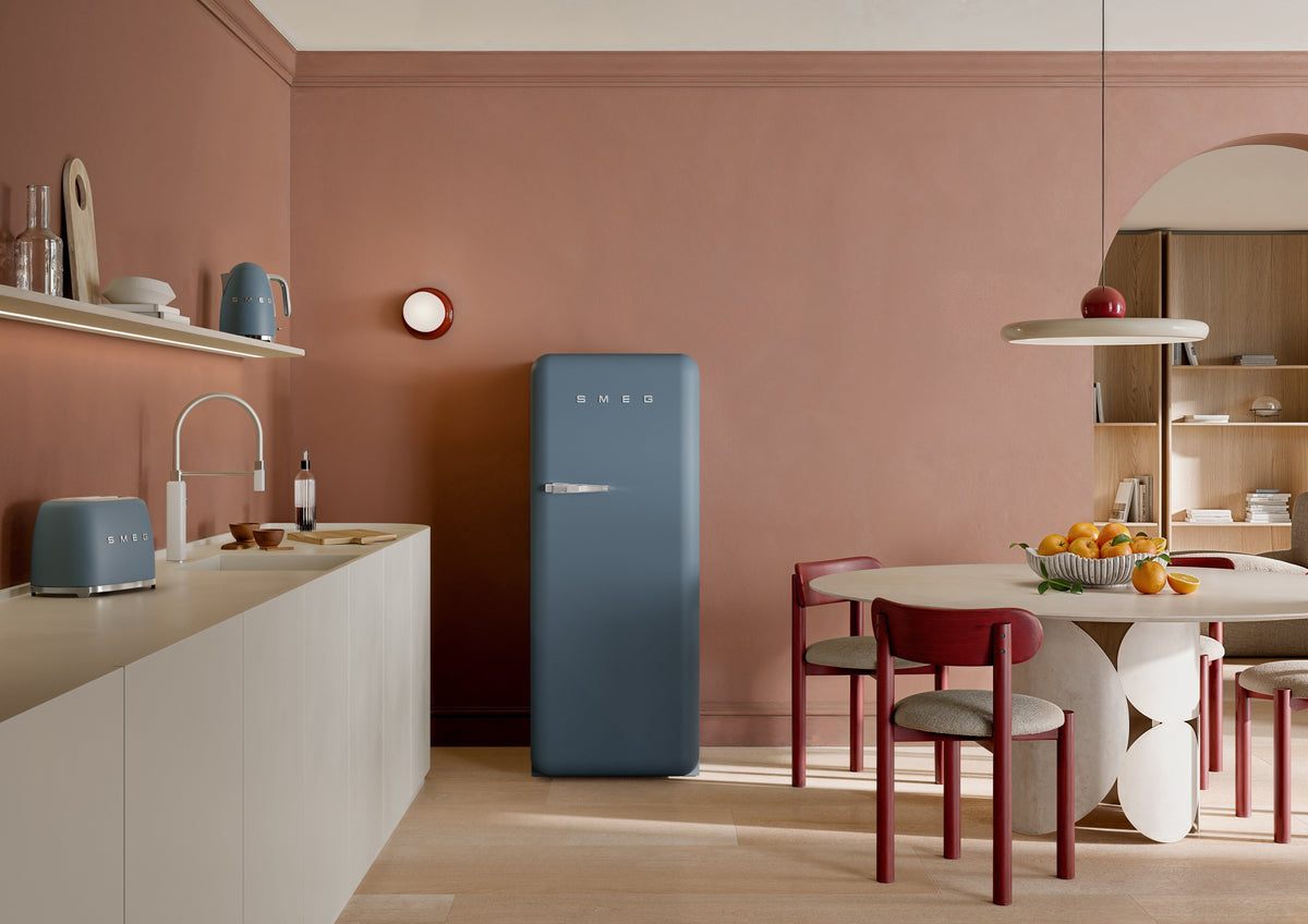 EAN 8017709343736 - Smeg KLF03SBMEU tetera eléctrica 1,7 L 2400 W Azul imagen 8