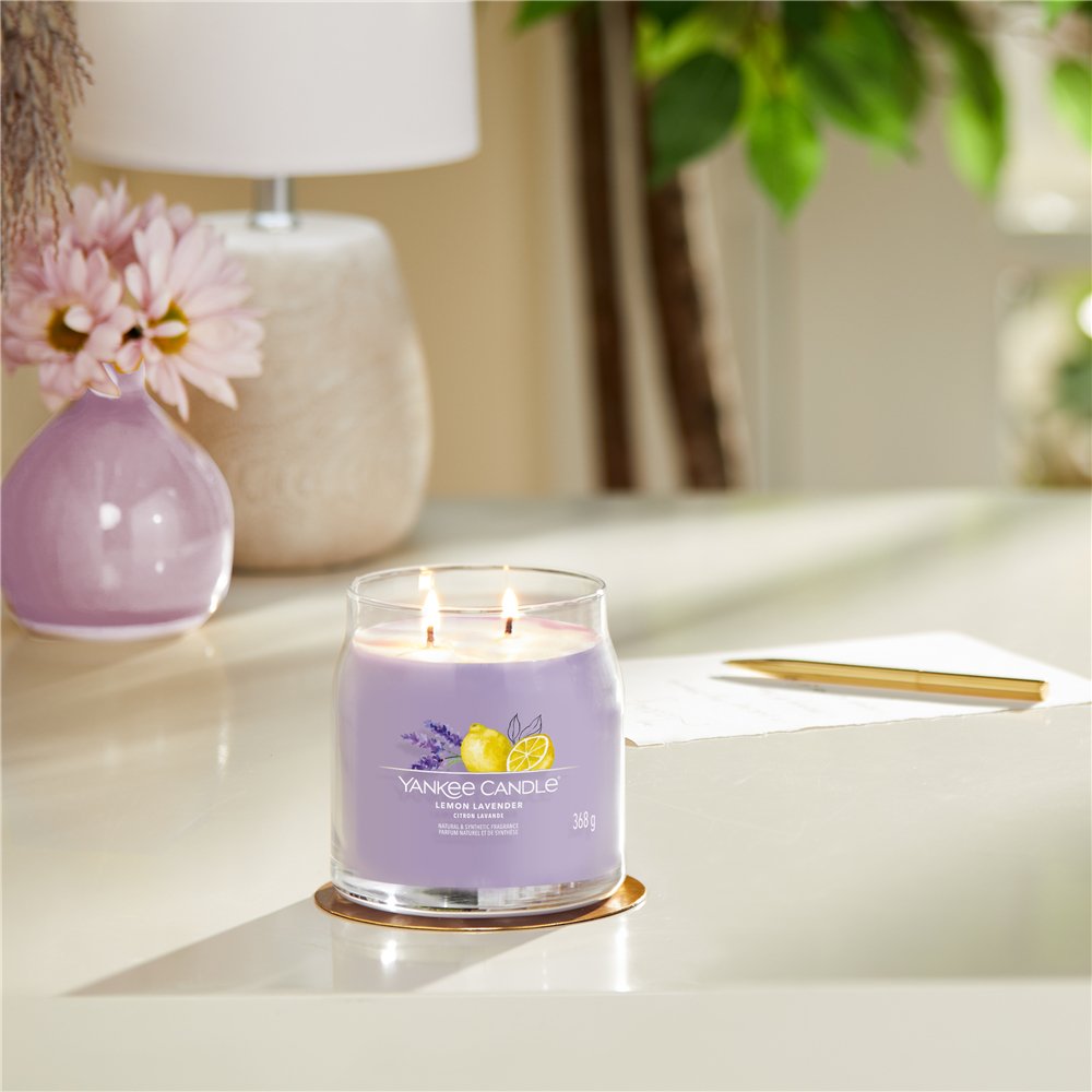 Yankee Candle Signature Vela Limón Lavanda Mediana 368g