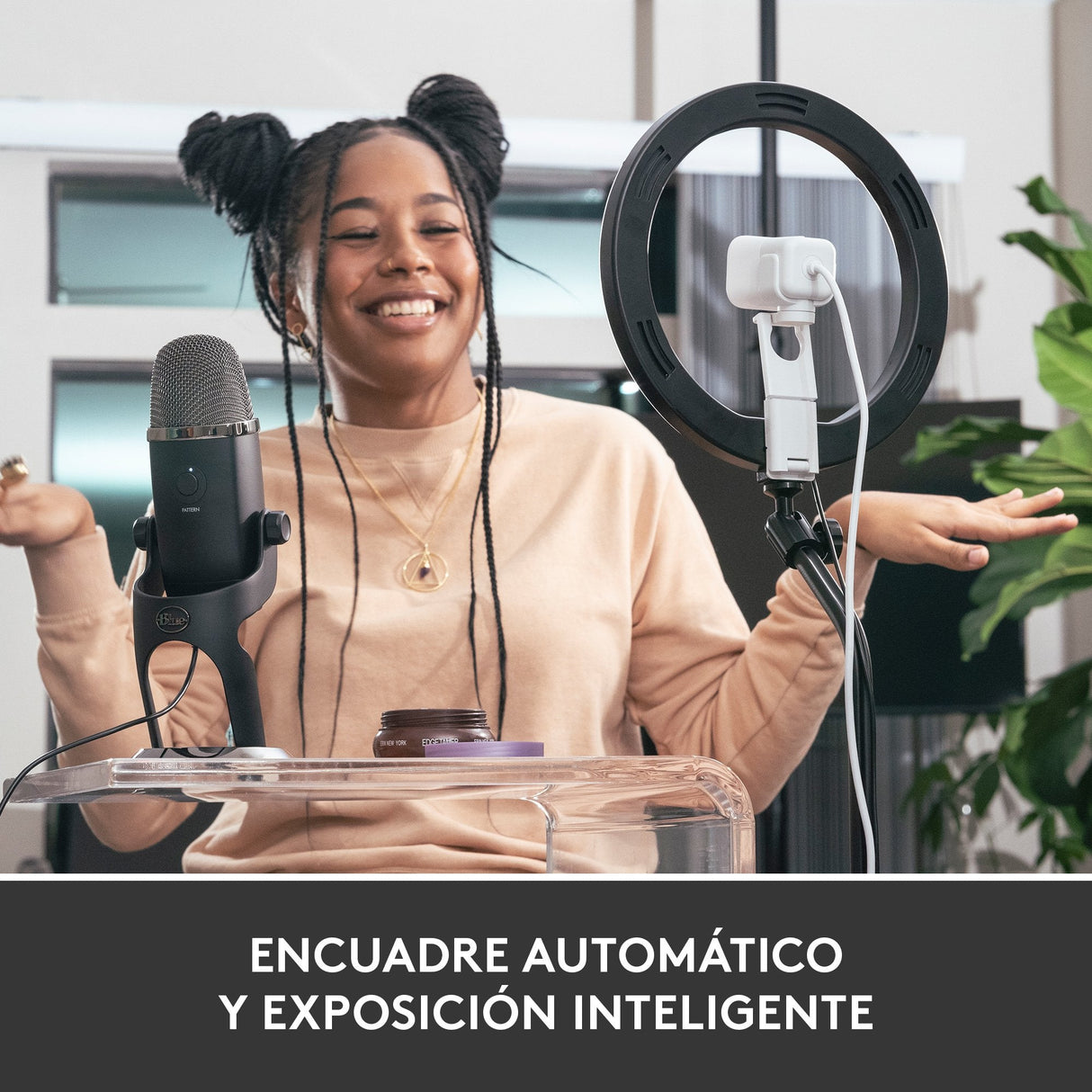 EAN 5099206087682 - Logitech 960-001297 cámara web 1920 x 1080 Pixeles USB 3.2 Gen 1 (3.1 Gen 1) Blanco imagen 9