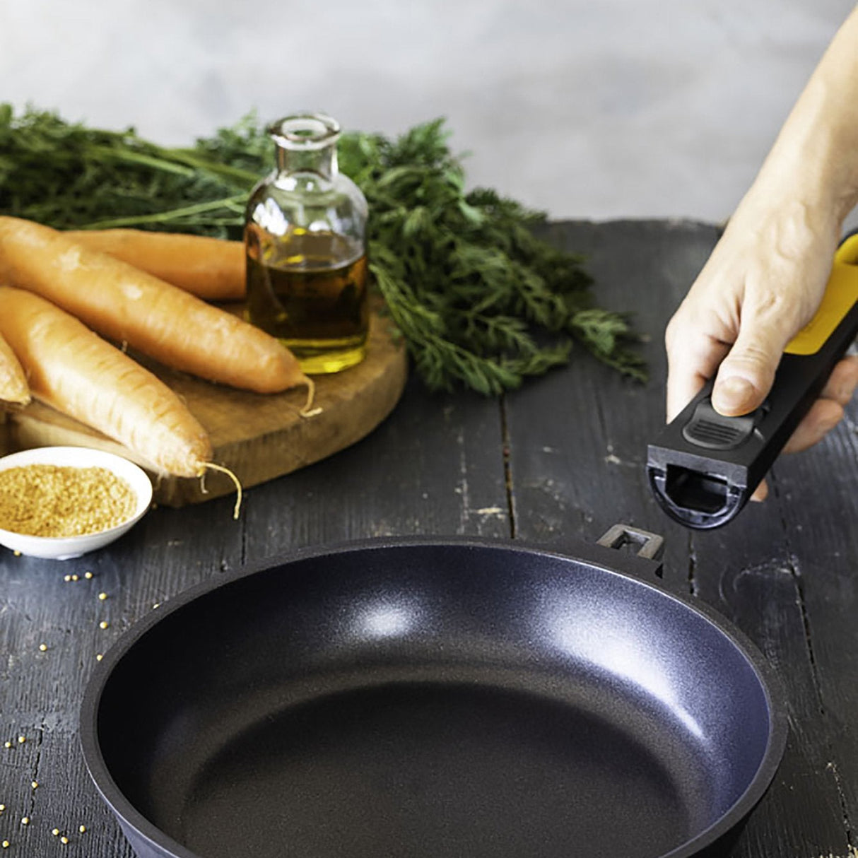 Sartén Fast Click Bra 481226 Ø26cm Espesor 5.5mm Aluminio Fundido Indeformable Teflón Antiadherente Mango Desmontable