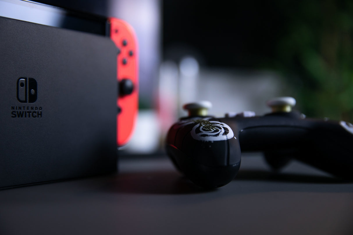 Gamepad Konix Switch Jujutsu Kaisen Cable 3m Compatible Con Pc Color Negro Kx-Juju-Sw-Pad-Bla