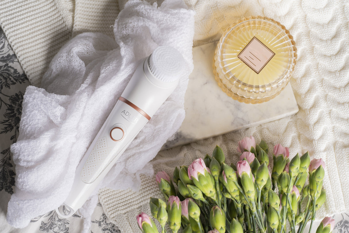 EAN 5903887808057 - Adler AD 2178 cepillo de limpieza facial Cepillo vibrador y giratorio Blanco Batería imagen 12