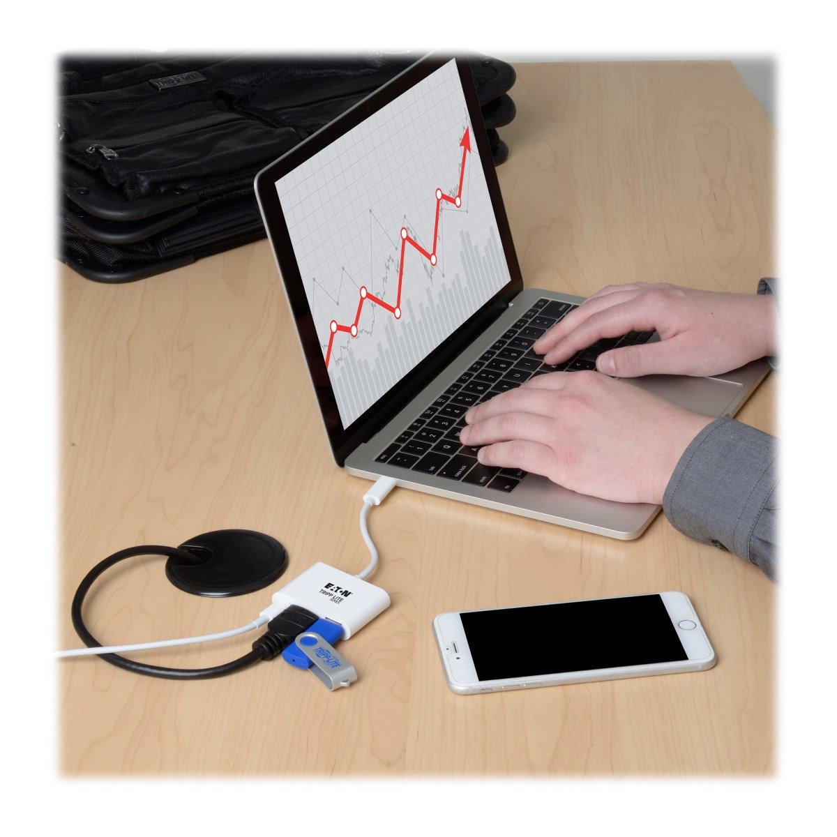Adaptador Eaton Tripplite Series Usb-C To Hdmi With Usb-A Port