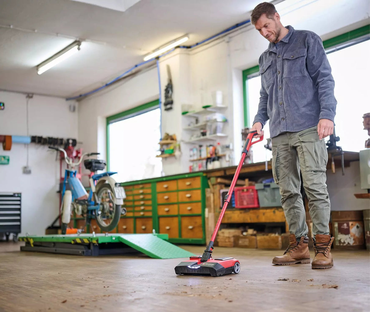 EAN 4006825675184 - Einhell TE-FS 18 Li-Solo escoba Negro, Rojo imagen 3