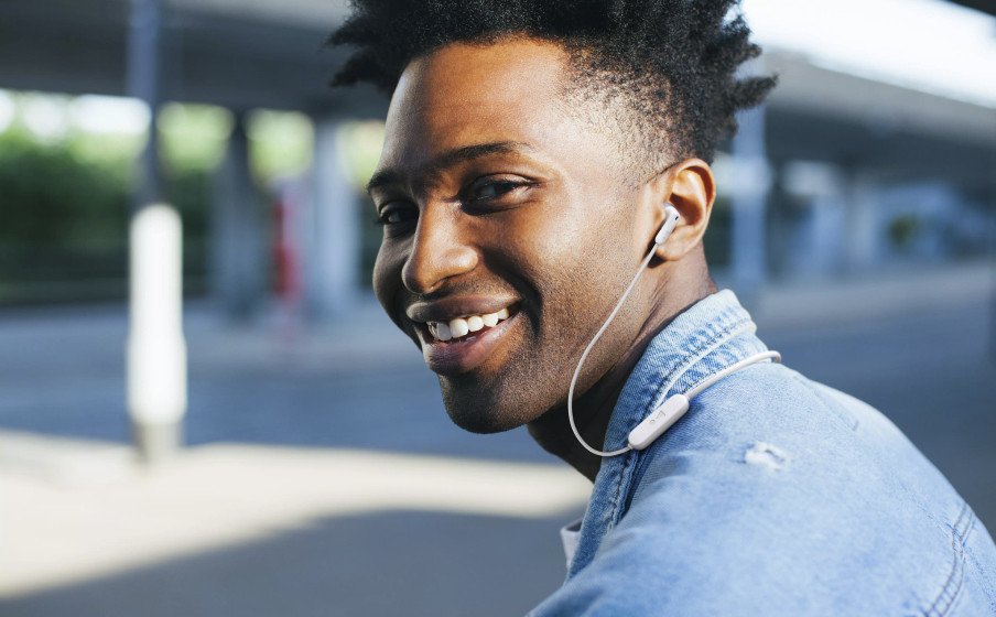 EAN 6925281974373 - JBL Tune 215 Auriculares Inalámbrico Dentro de oído, Banda para cuello Llamadas/Música Bluetooth Blanco imagen 7