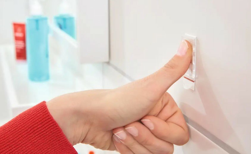 Tesa Powerstrips Interior Gancho Toallero Negro 2 Pieza