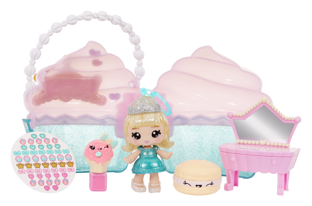 EAN 35051546733 - MGA Entertainment Yummiland Beauty Bag Playset + Lip Gloss Doll - Cupcake Beauty Bag imagen 1