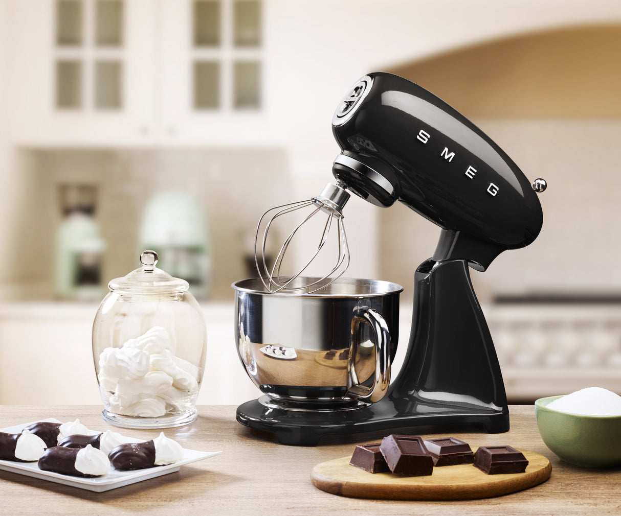 EAN 8017709269142 - Smeg SMF03BLEU batidora Batidora de varillas 800 W Negro imagen 16
