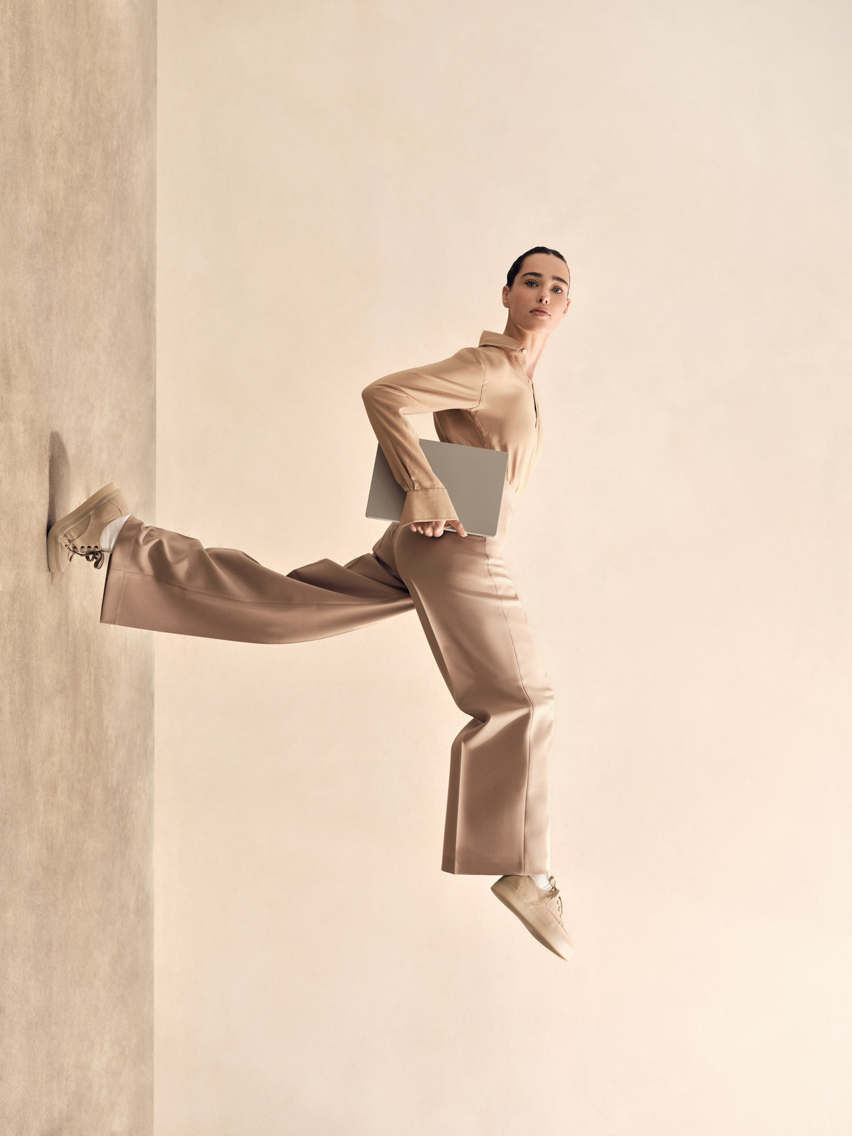 Asus Zenbook A14 Oled Ux3407qa-Qd283w Copilot+ Pc - Ordenador Portátil 14" Wuxga (Qualcomm Snapdragon X (X1-26-100), 32gb Ram, 1tb Ssd, Adreno Gpu, Windows 11 Home) Beige Zabriskie - Teclado Qwerty Español