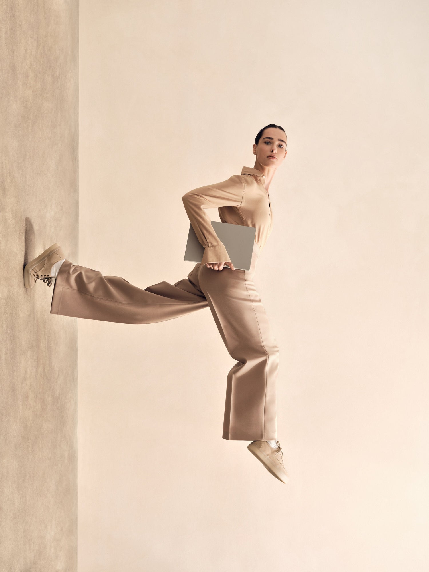 Asus Zenbook A14 Oled Ux3407qa-Qd283w Copilot+ Pc - Ordenador Portátil 14" Wuxga (Qualcomm Snapdragon X (X1-26-100), 32gb Ram, 1tb Ssd, Adreno Gpu, Windows 11 Home) Beige Zabriskie - Teclado Qwerty Español